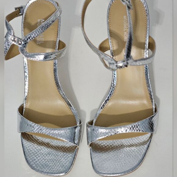 🔥Michael Kors Amara, platform style Stiletto heels. NIB-size 8.5🔥 - Picture 9 of 10